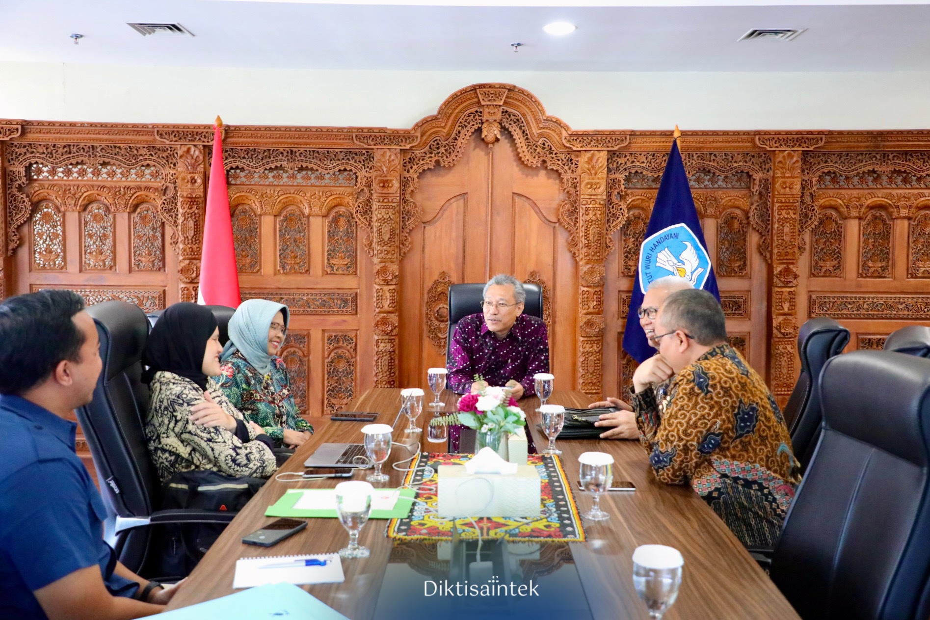 Sesjen Kemdiktisaintek dan AFEBI Bahas Pentingnya Peningkatan Mutu Lulusan FEB