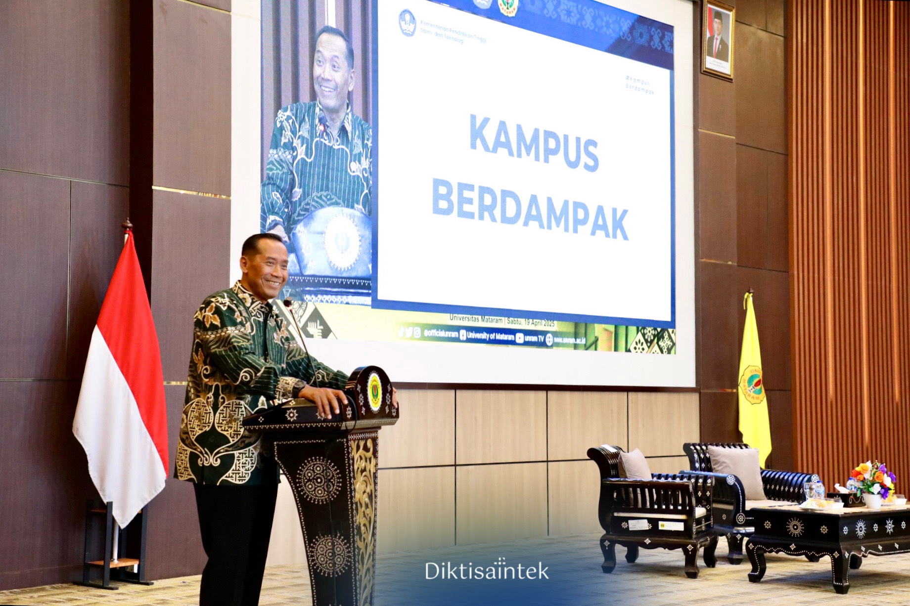 Wamen Fauzan Dorong Perguruan Tinggi Hasilkan Program dan Alumni Adaptif untuk Kampus Berdampak