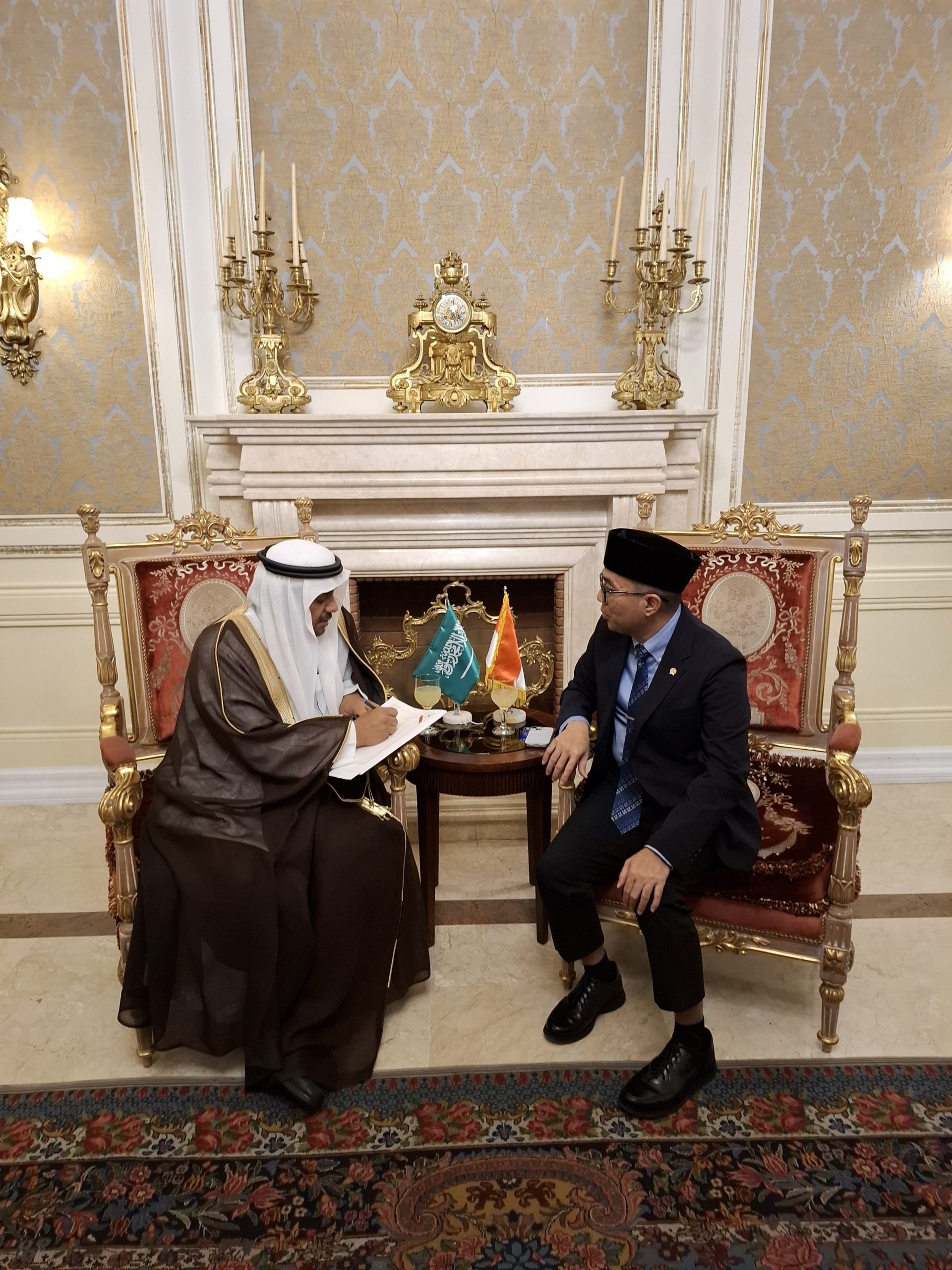 Dorong Kolaborasi Riset, Mendiktisaintek RI Bertemu Wakil Tetap Arab Saudi di Tengah OIC-15