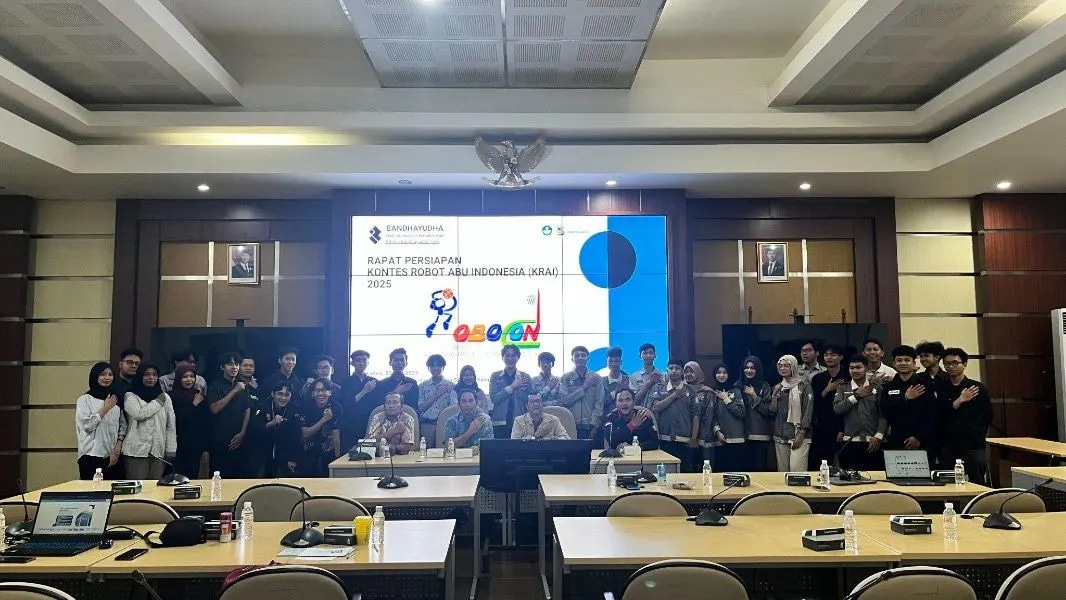 “Main Basket Lawan Robot? Robot Buatan UNDIP dapat Bikin Panik Pemain Basket Asli Lho!”