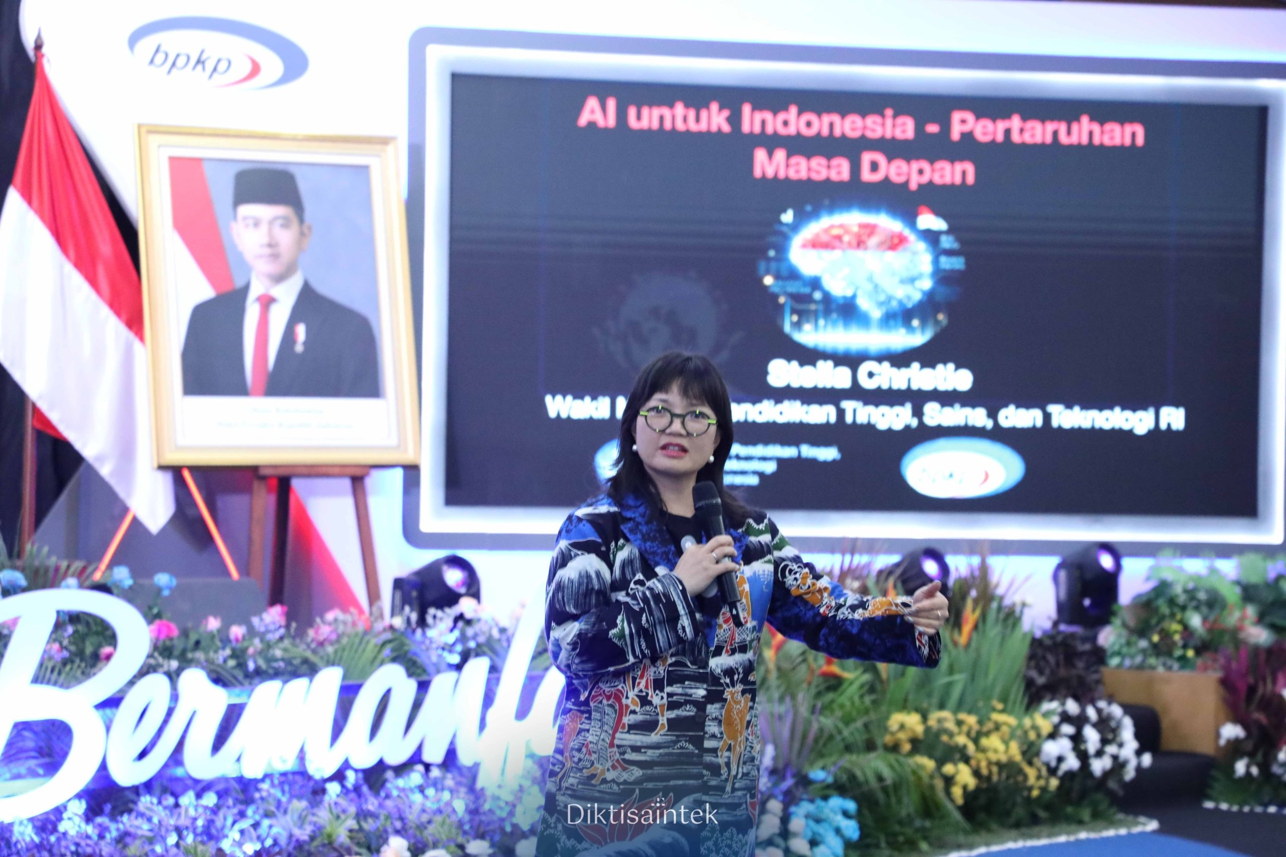 Wamendiktisaintek: Penguatan Karakter dan Ketahanan Digital, Kunci Masa  Depan Indonesia di Era AI