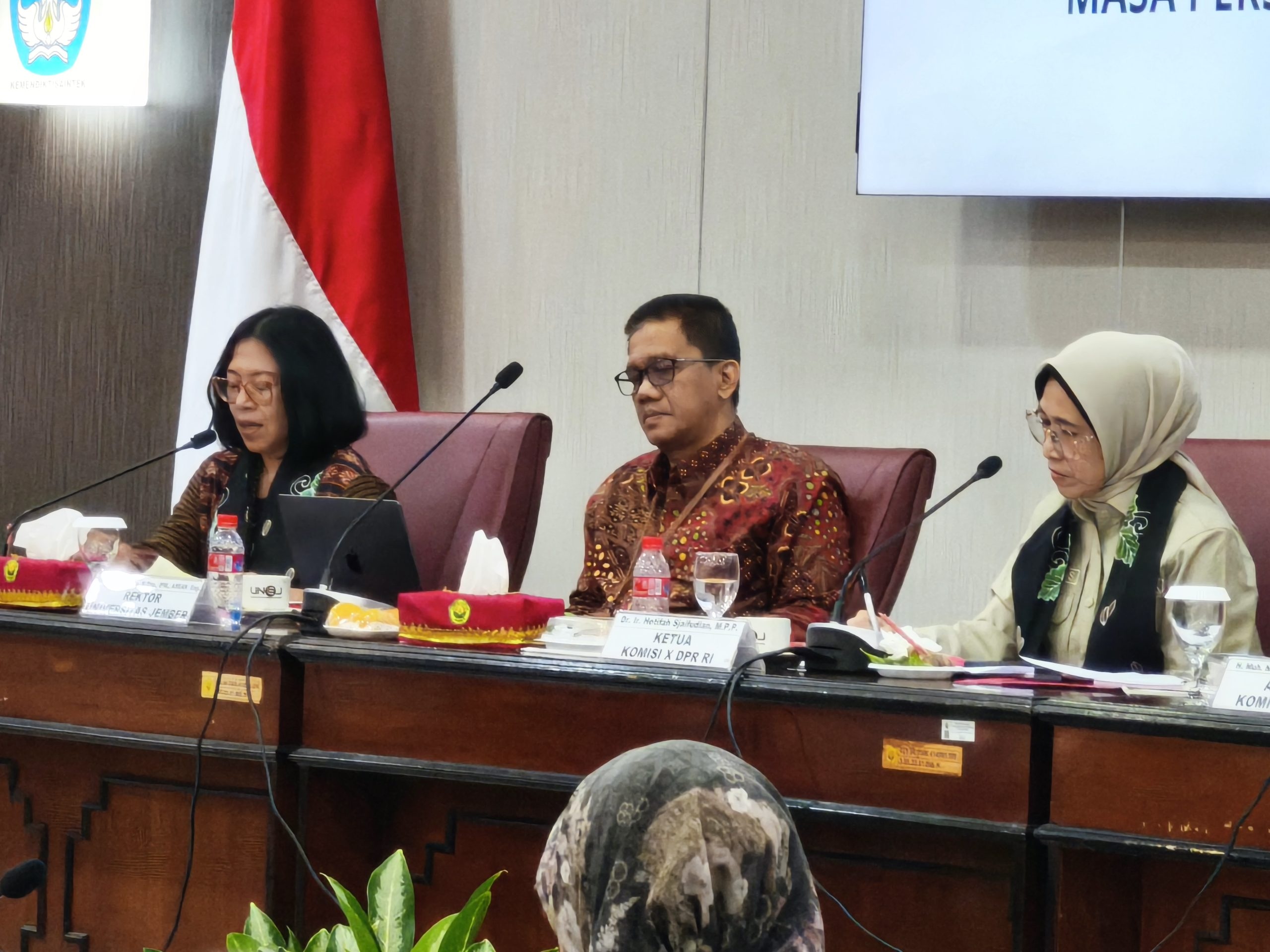 Kemdiktisaintek dan Komisi X DPR RI Serap Aspirasi Perguruan Tinggi di Jawa Timur Tentang  Revisi RUU Sisdiknas