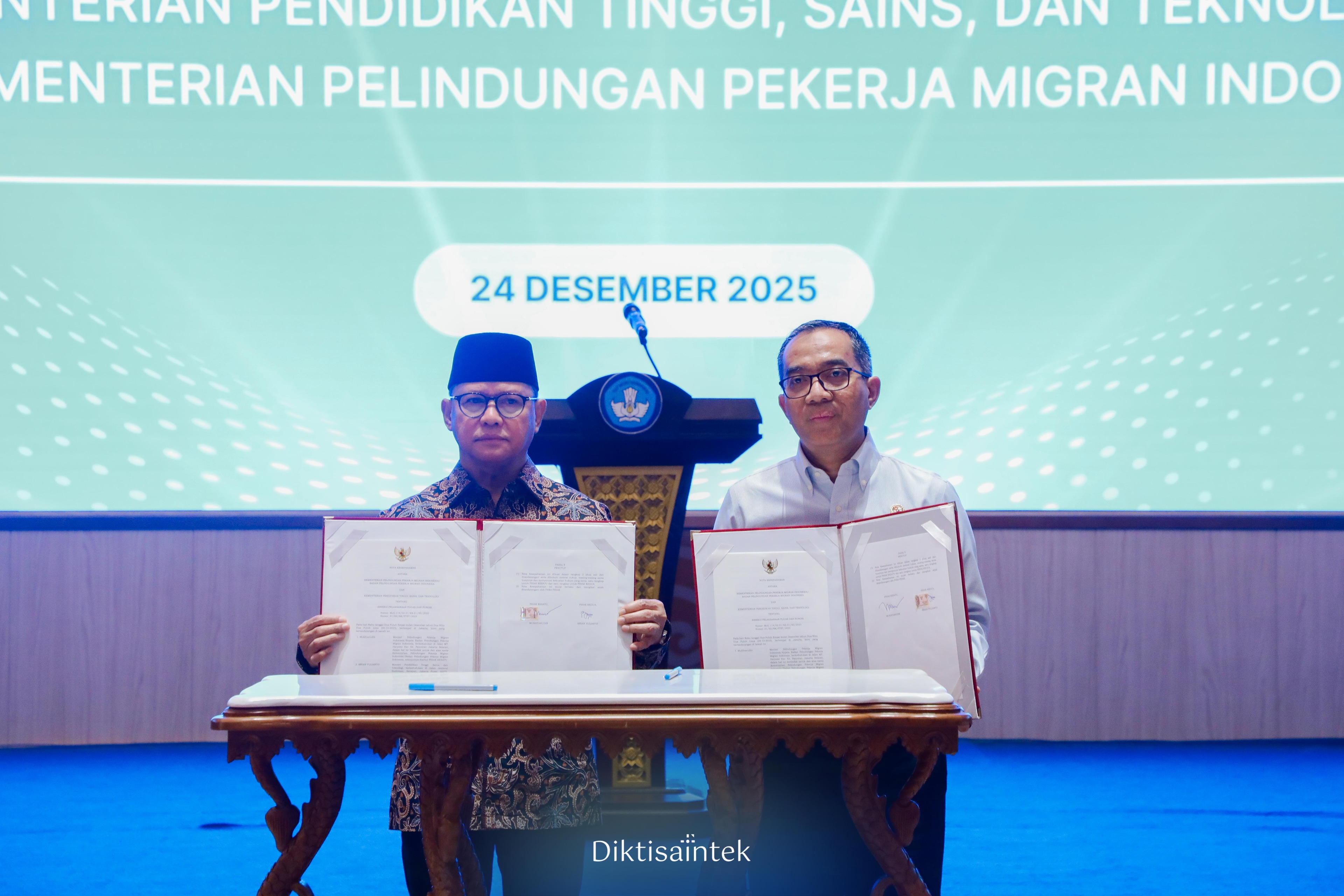 Penandatanganan Nota Kesepahaman Kemdiktisaintek dengan Kementerian P2MI dalam Penguatan SDM Indonesia
