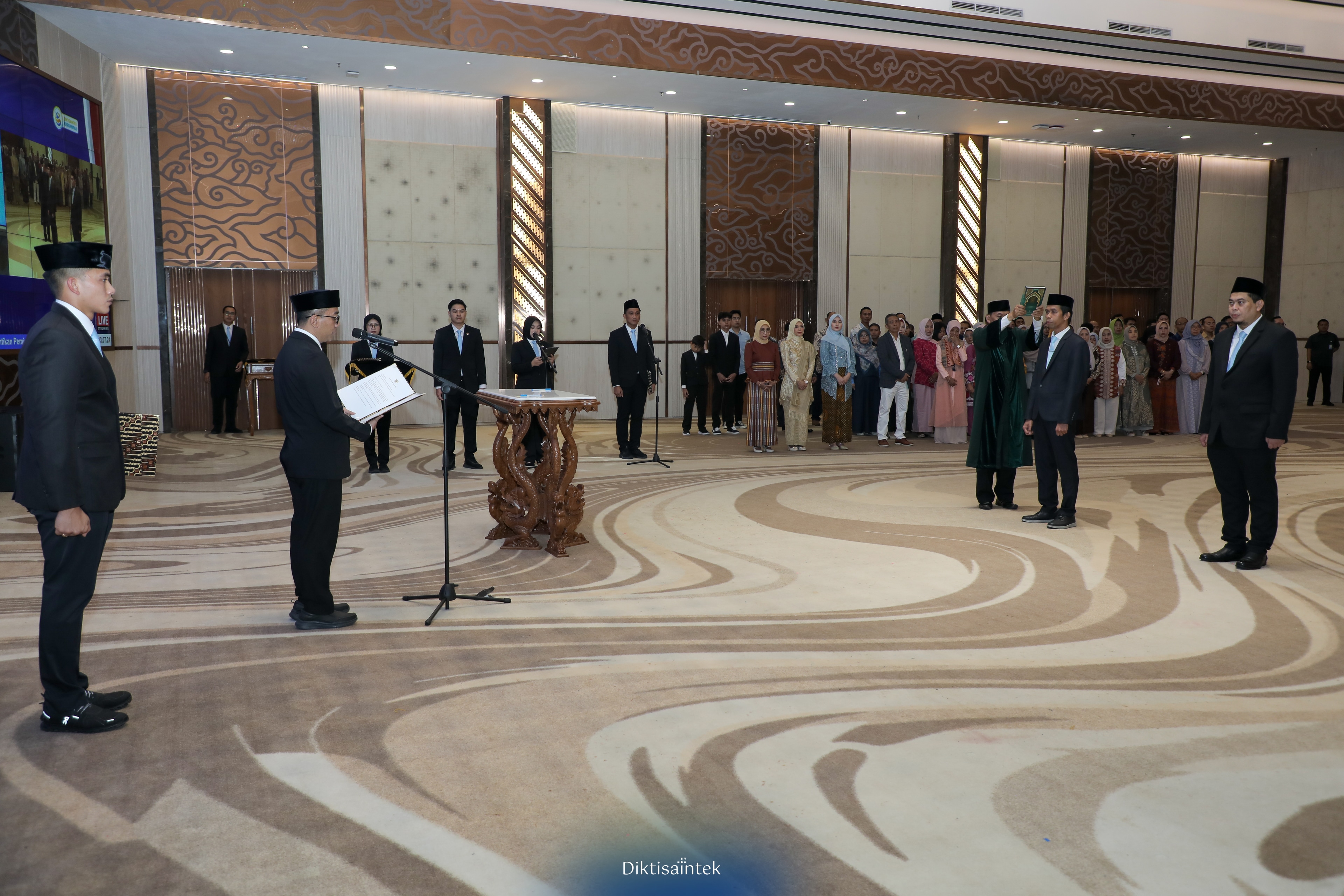 Pelantikan Pemimpin PTN, Kemdiktisaintek Dorong Kampus Adaptif dan Berdampak