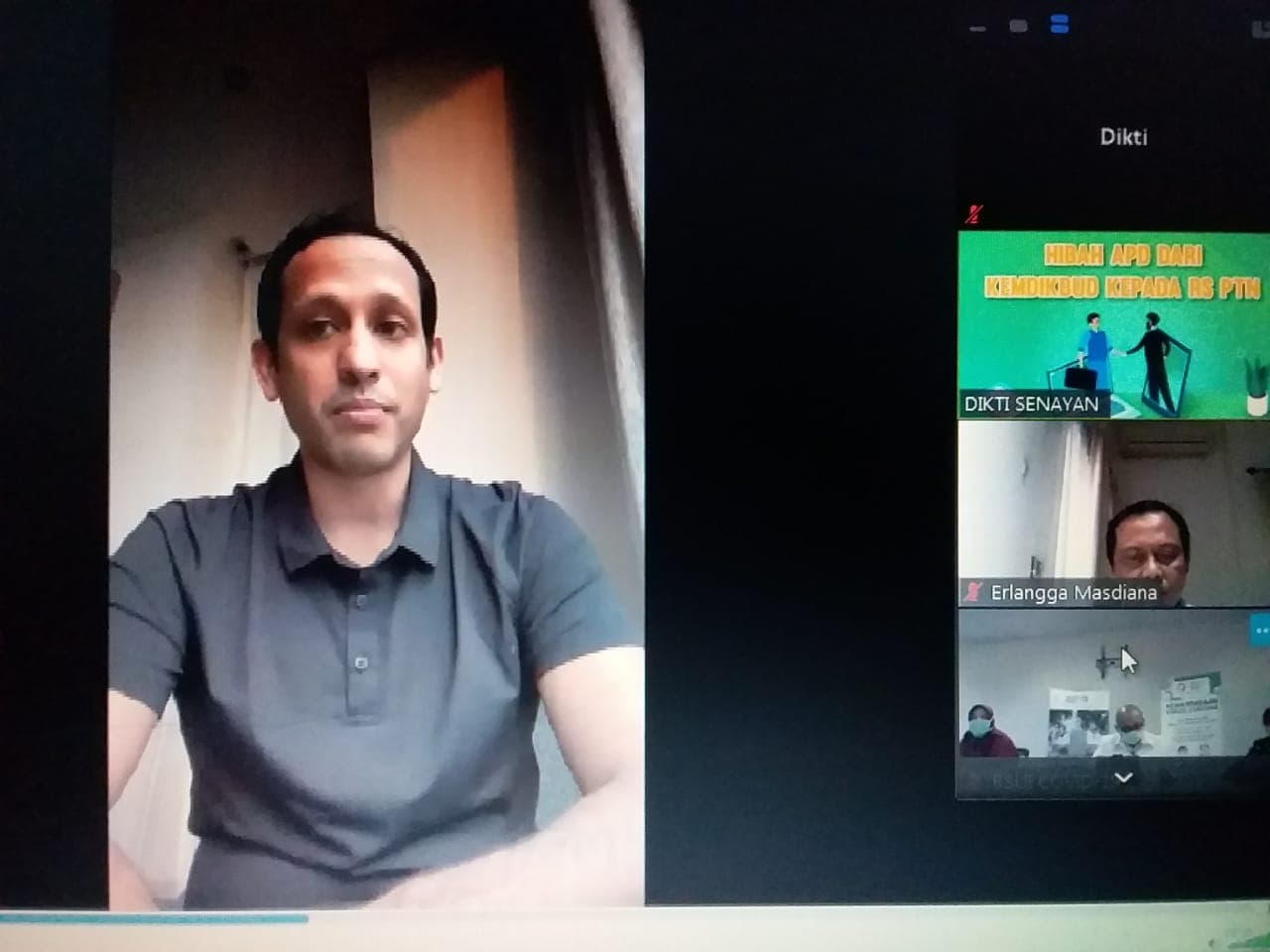 Kemendikbud Serahkan Bantuan APD Ke Relawan dan Rumah Sakit Pendidikan