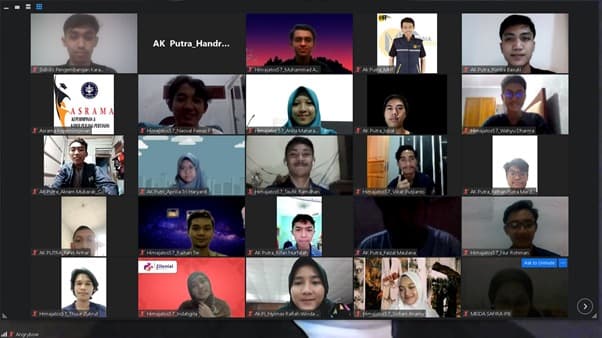 Mahasiswa Asrama Kepemimpinan dan Mahasiswa Jalur Ketua OSIS IPB University Dilatih Menulis Storytelling