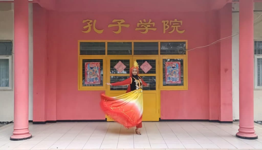 Mahasiswi UM Sabet Juara Keterampilan Bakat Seni Terbaik di Chinese Bridge 2021