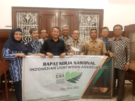 Fahutan IPB University dengan ILWA melakukan kerjasama MBKM dan Inovasi Teknologi Kayu