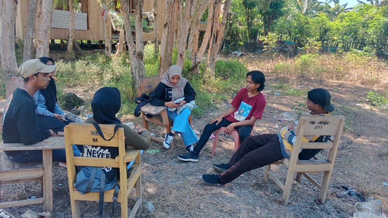 BELAJAR MEMAHAMI KARAKTER PETANI MINYAK KAYU PUTIH DALAM HILIRISASI RISET DI PULAU BURU