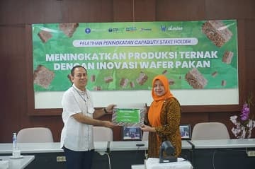 IPB University Berikan Pelatihan Peningkatan Produksi Ternak dengan Inovasi Wafer Pakan untuk Peternak Se-Indonesia
