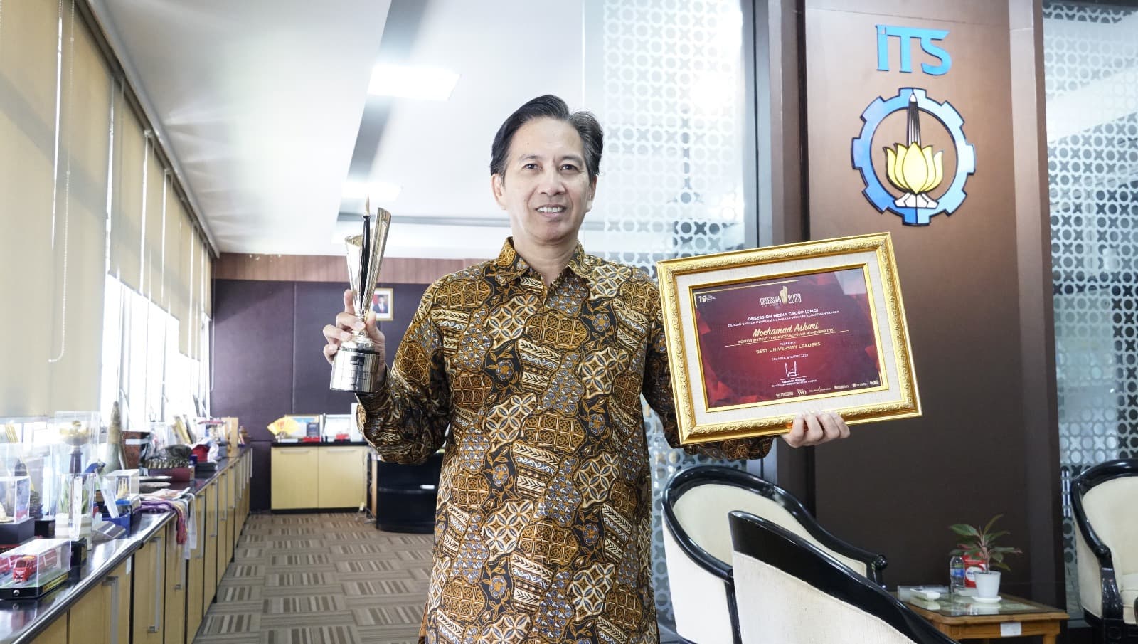 Rektor ITS Pertahankan Best University Leaders pada Obsession Awards 2023