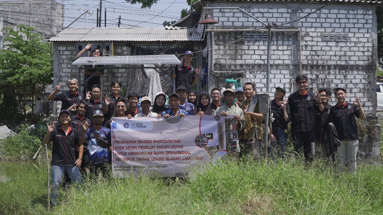 KKN ITS Gagas Mesin Pembuat Pakan Udang Bertenaga Matahari