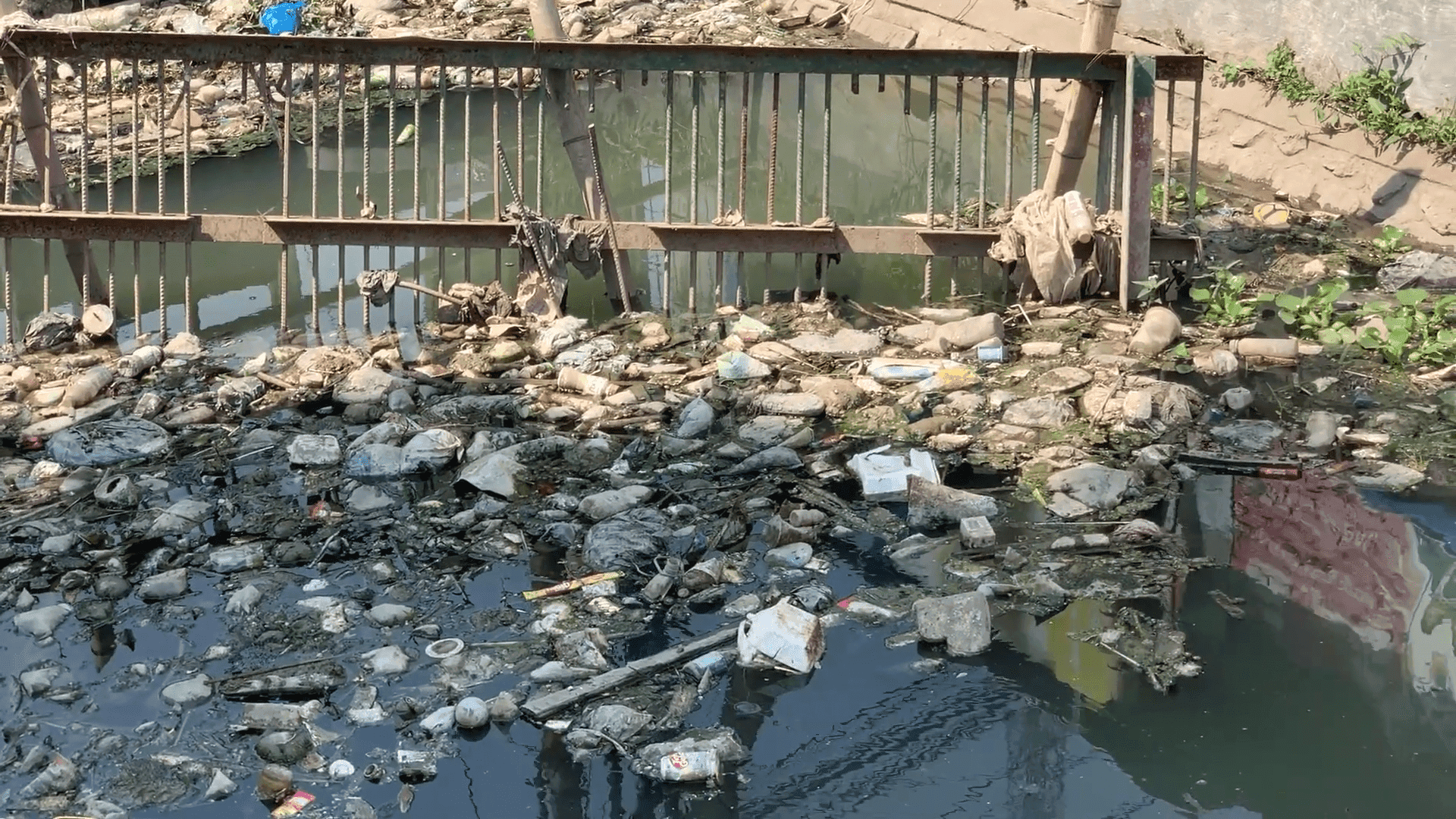 Inovasikan Anomalister, KKN ITS Atasi Masalah Sampah di Sungai