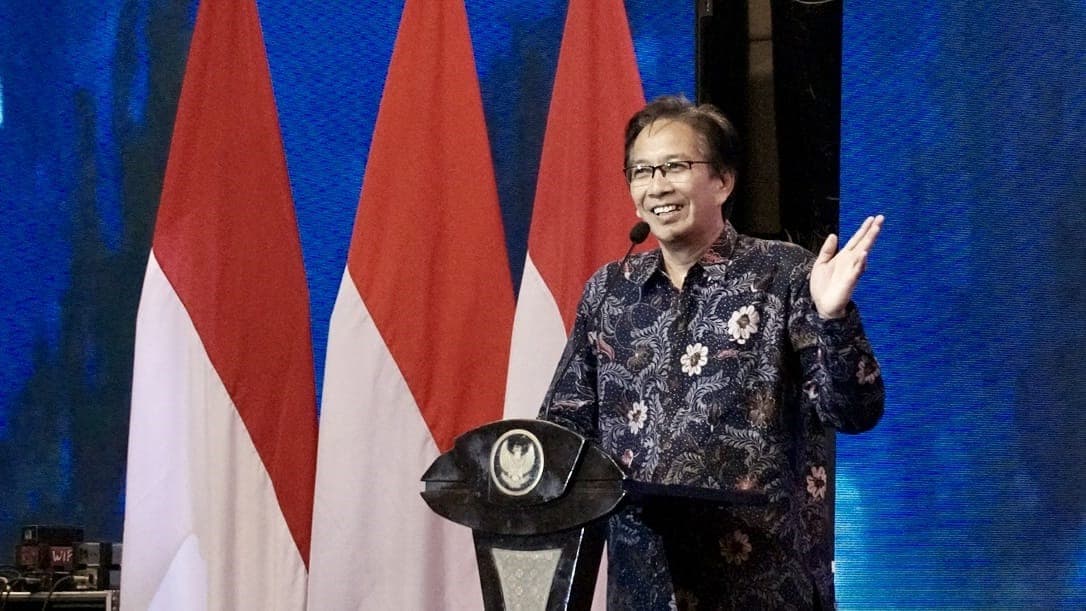 Rektor ITS Terima Penghargaan Tokoh Peningkatan Mutu Pendidikan Jatim