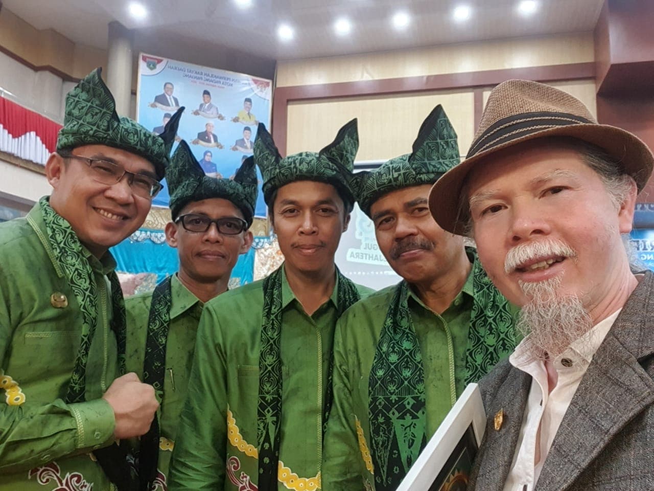 Dosen ISI Padangpanjang, "Raih Penghargaan Pin Emas dari Pemda Kota Padangpanjang"