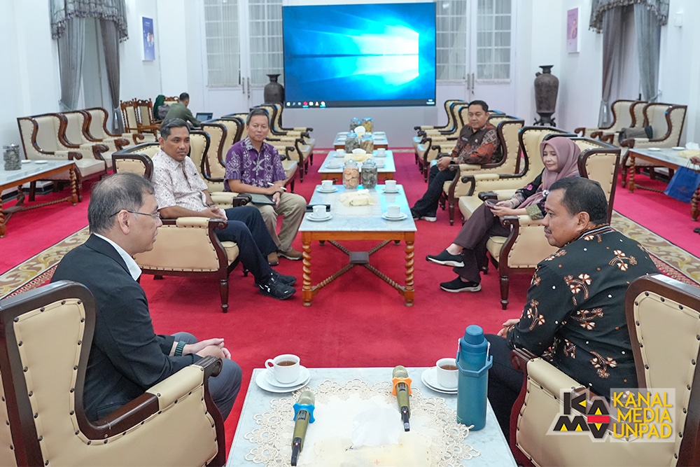 Diskusi dengan Bupati Sumedang, Rektor Unpad Bahas Potensi Kolaborasi Program