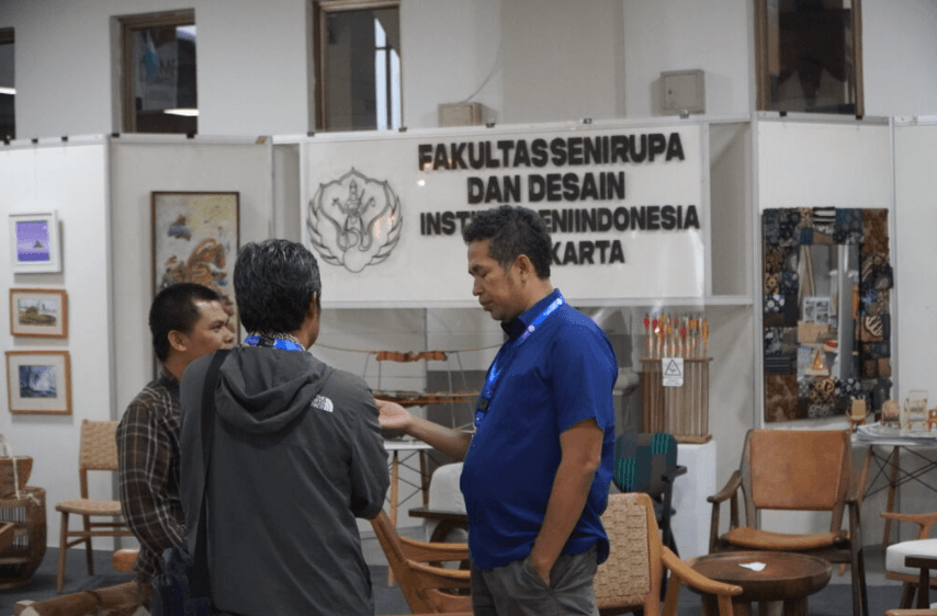 FSRD ISI Yogyakarta Pamerkan Karya Dosen dan Mahasiswa di JIFFINA 2025