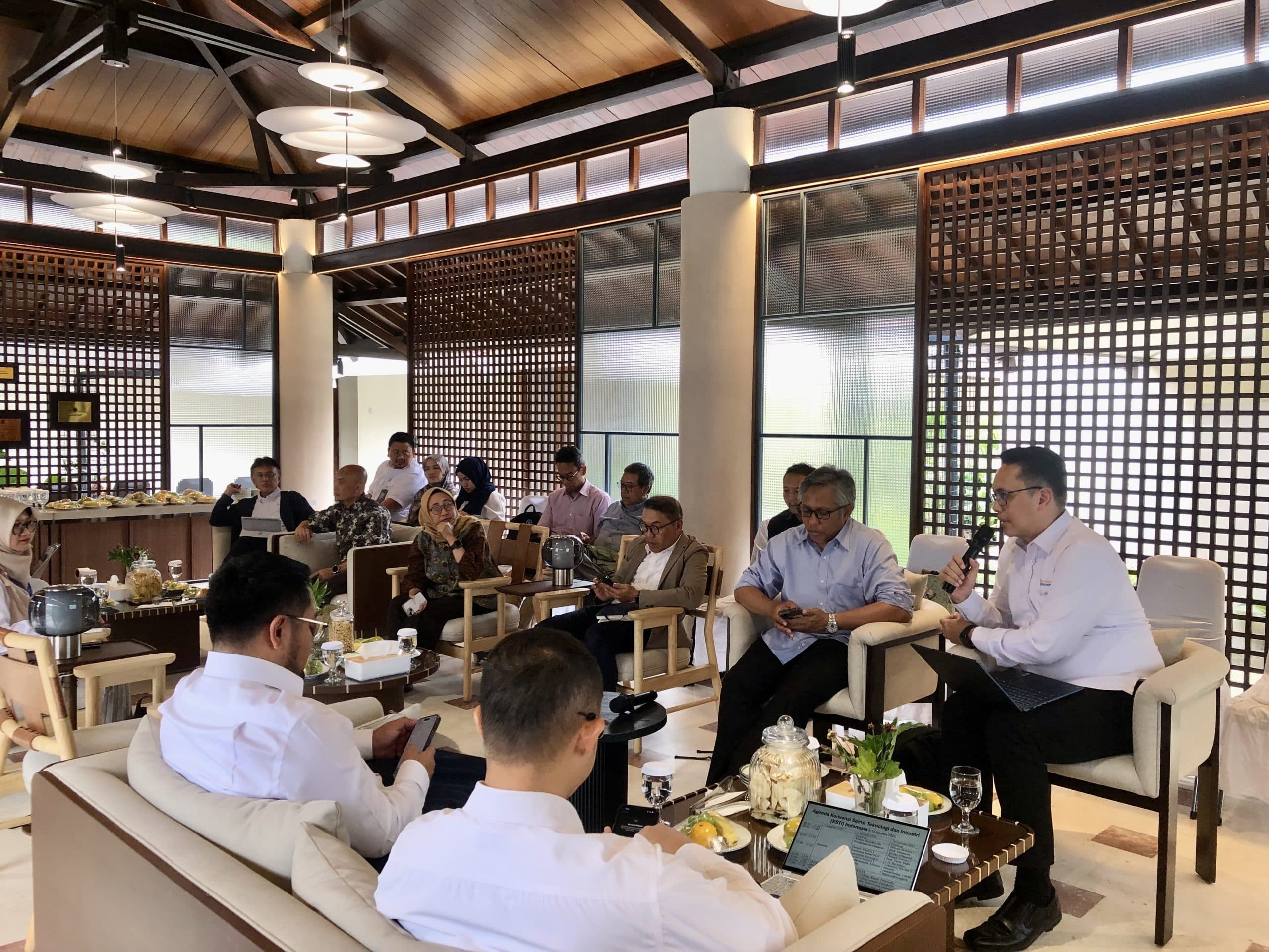 Kemdiktisaintek Siapkan Konvensi Sains dan Teknologi Industri 2025