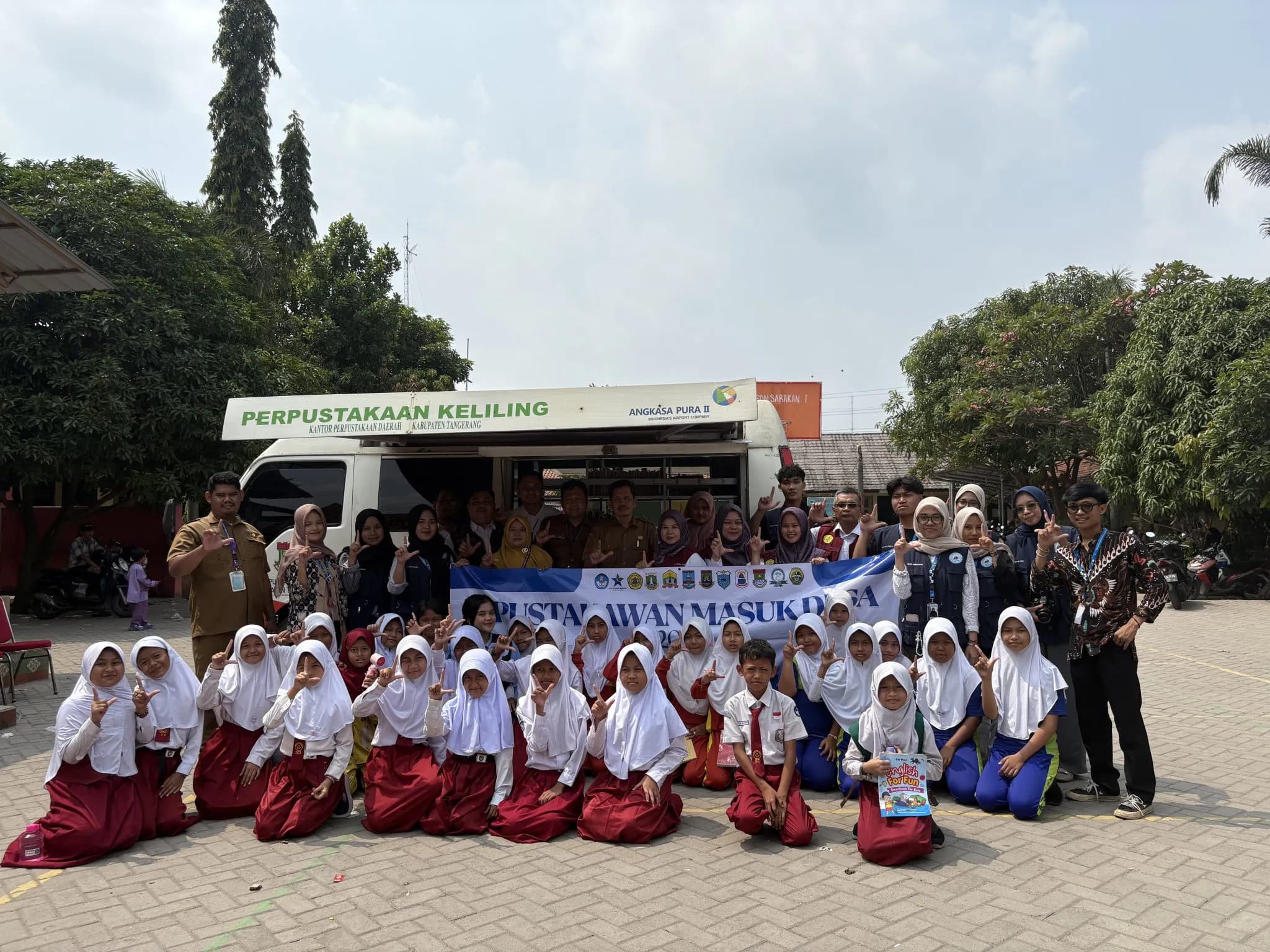 KKM 42 Untirta Gelar Sosialisasi Literasi di SDN Sarakan, Kolaborasi Strategis Tingkatkan Budaya Baca Anak Desa