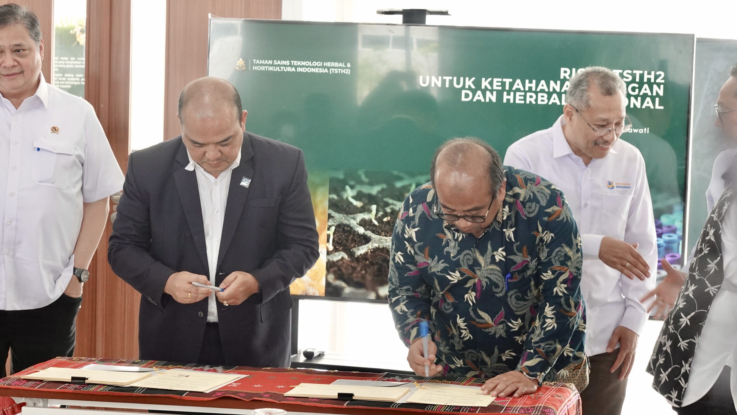 Kemdiktisaintek-Kementerian PU dan Kemdiktisaintek-IT Del Jalin Kerja Sama untuk Ketahanan Pangan Nasional