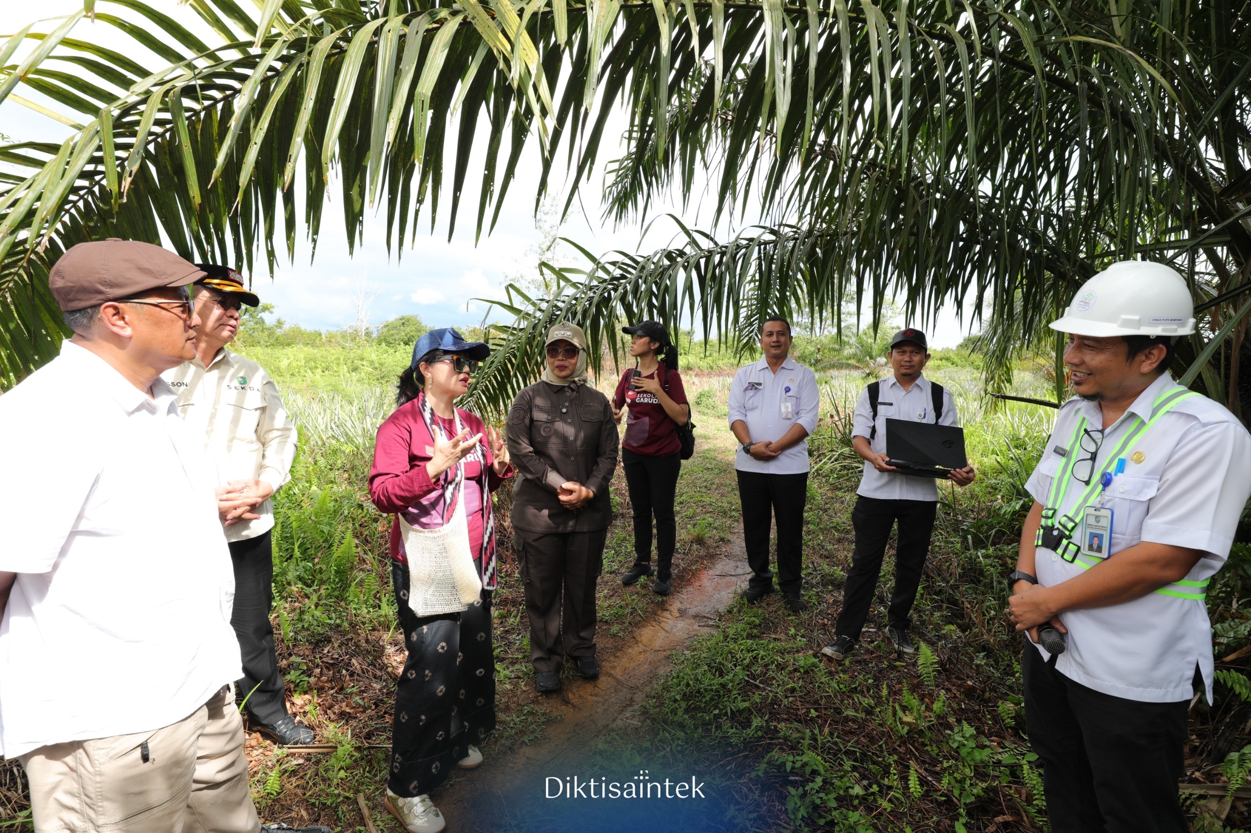 Wamendiktisaintek Stella Christie Cek Lokasi Sekolah Garuda di Mempawah