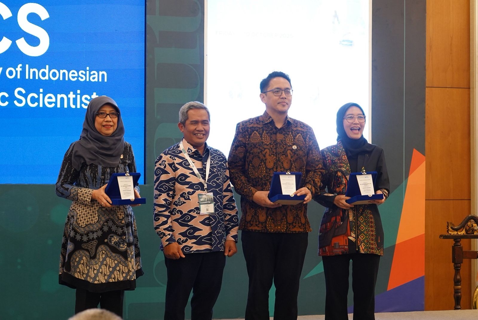 Kemdiktisaintek Dorong Inovasi Kosmetik Nasional melalui SICS 2025