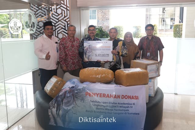 LLDIKTI IV Menitipkan Bantuan Untuk Bencana Sumatera