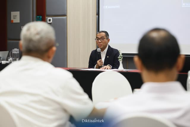 Mendiktisaintek Memberikan Arahan pada Rapat Dewan Pendidikan Tinggi