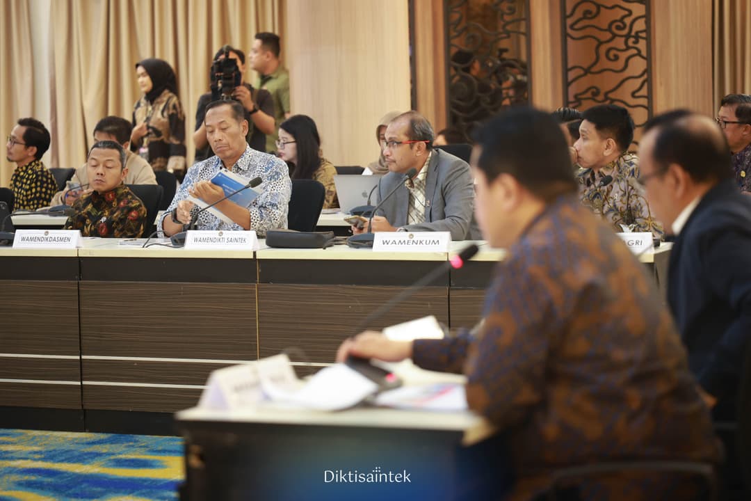 Wamen Fauzan Menghadiri Rapat bersama Menko PMK