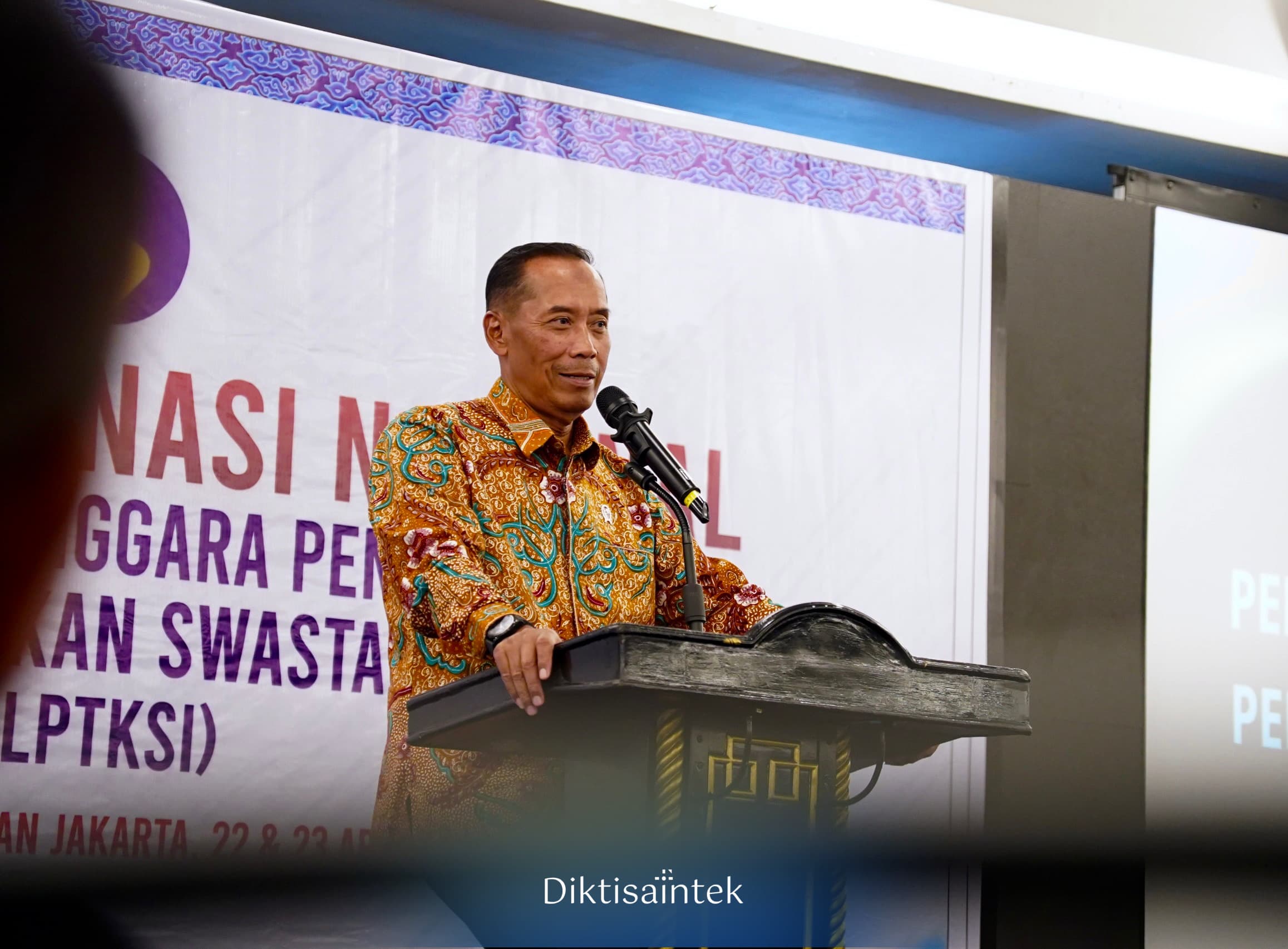 Wamendiktisaintek Fauzan Menghadiri Rapat Koordinasi Nasional (RAKORNAS) Forum Penyelenggara Pendidikan Tenaga Kependidikan Swasta Indonesia (FPPTKSI) Tahun 2026.