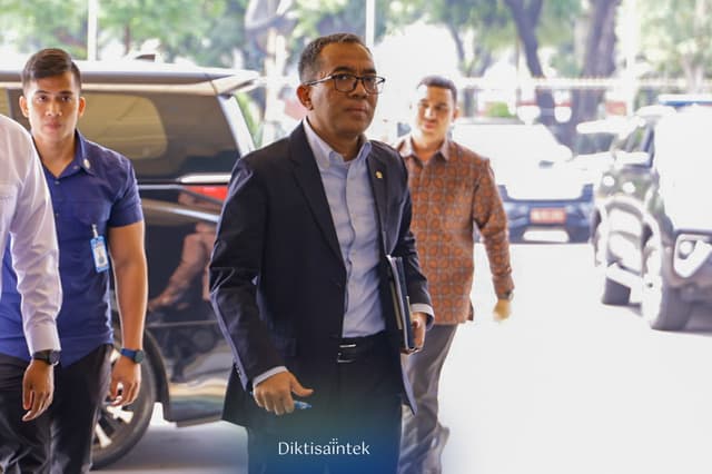 Mendiktisaintek Rapat Bersama di Kemenhan