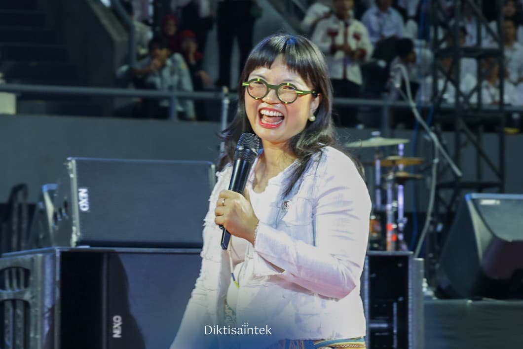 Wamen Stella Hadiri PKKMB UPNVJ