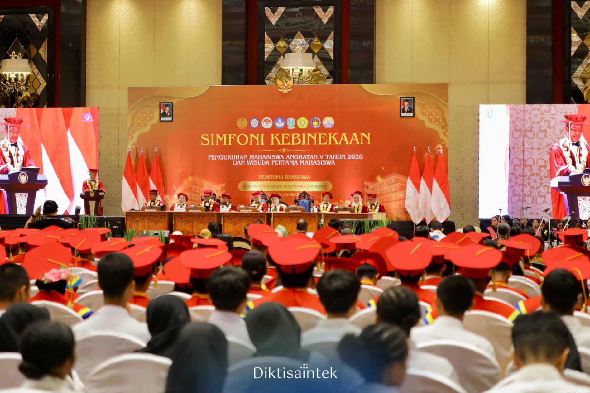 Sekjen Kemdiktisaintek Menghadiri Pengukuhan Mahasiswa Angkatan V Tahun 2026 dan Wisuda Pertama Mahasiswa Penerima Beasiswa AMN
