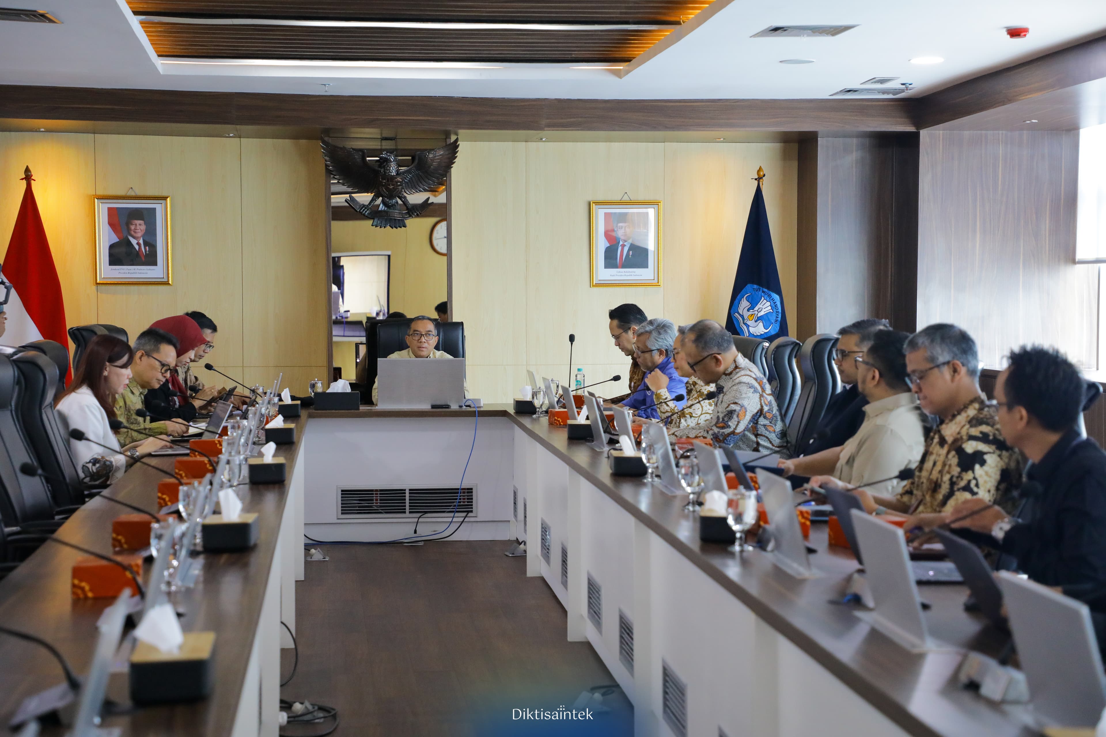 Mendiktisaintek Melaksanakan Rapat Kerja Sama dengan PT. Len Industri (Persero)
