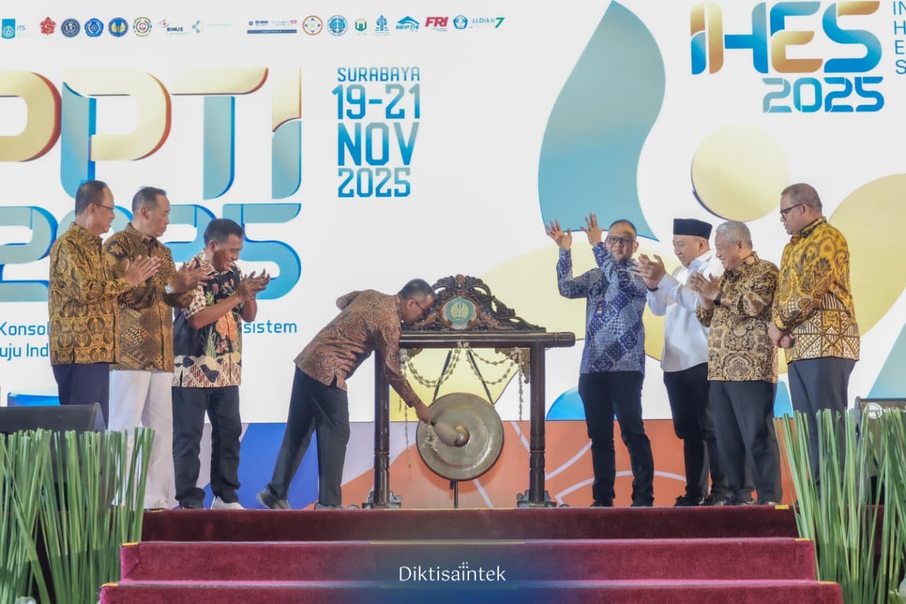 Buka KPPTI 2025, Mendiktisaintek Tegaskan Peluang Indonesia Tingkatkan Pertumbuhan Ekonomi