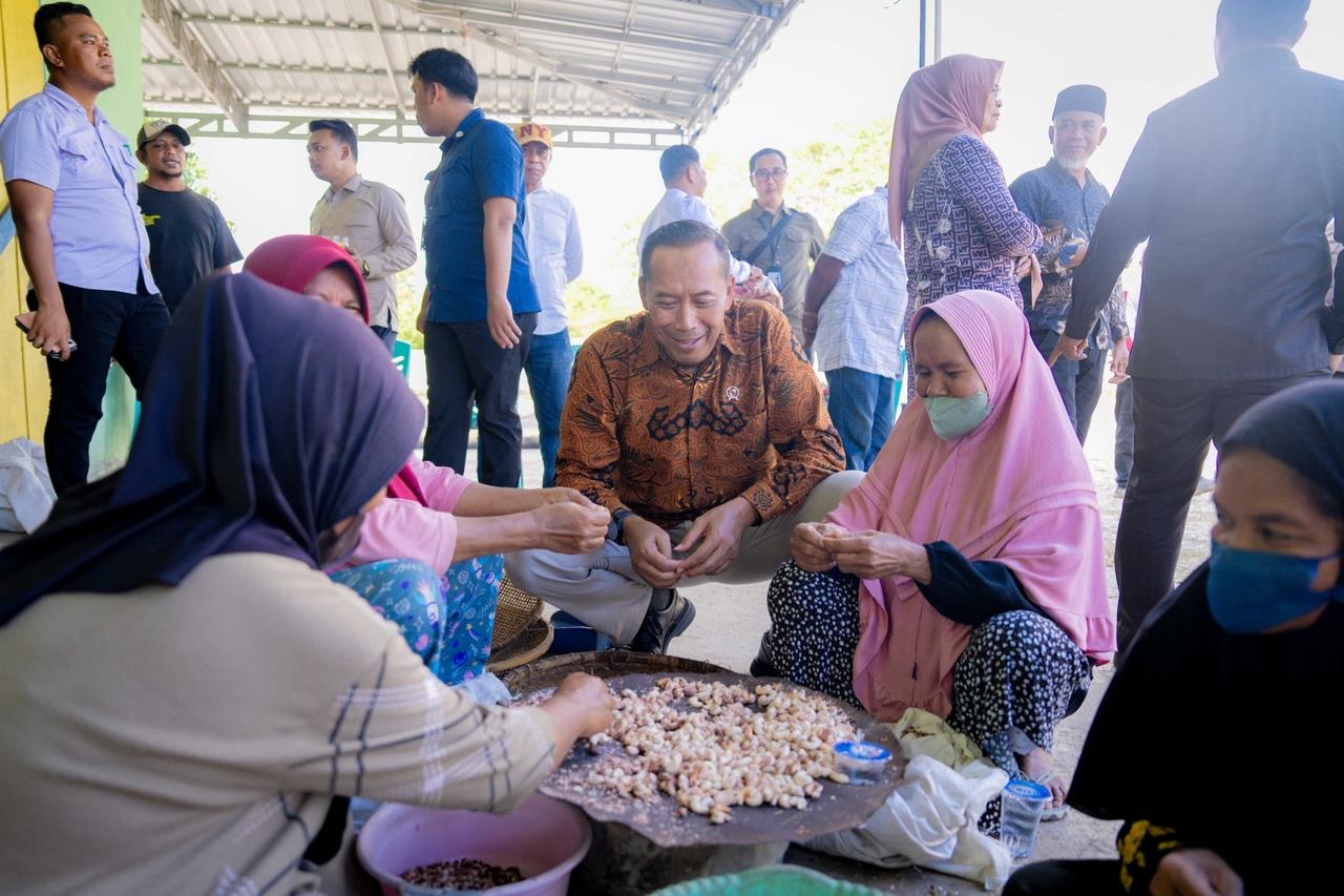 Kunjungi Buton Tengah: Wamen Fauzan Perkuat Sinergi Kampus, Pemda, dan Industri.