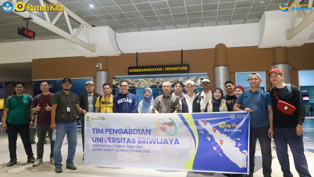 Rektor UNSRI Lepas Relawan untuk Salurkan Bantuan kesehatan dan Sembako Bagi Korban Bencana Banjir di Aceh