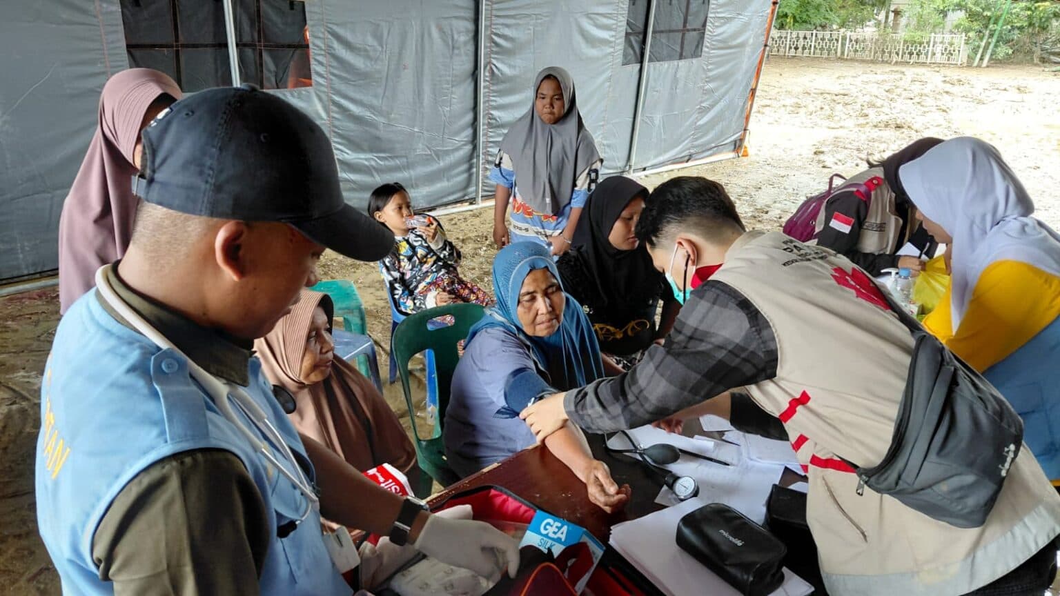 Tim Kesehatan Unila Tangani 105 Korban Banjir Aceh Tamiang