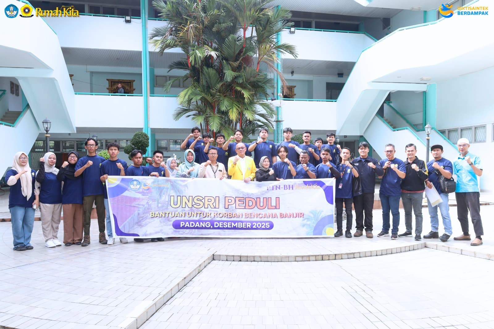 UNSRI Lepas 19 Mahasiswa Relawan ke Lokasi Bencana Banjir di Padang