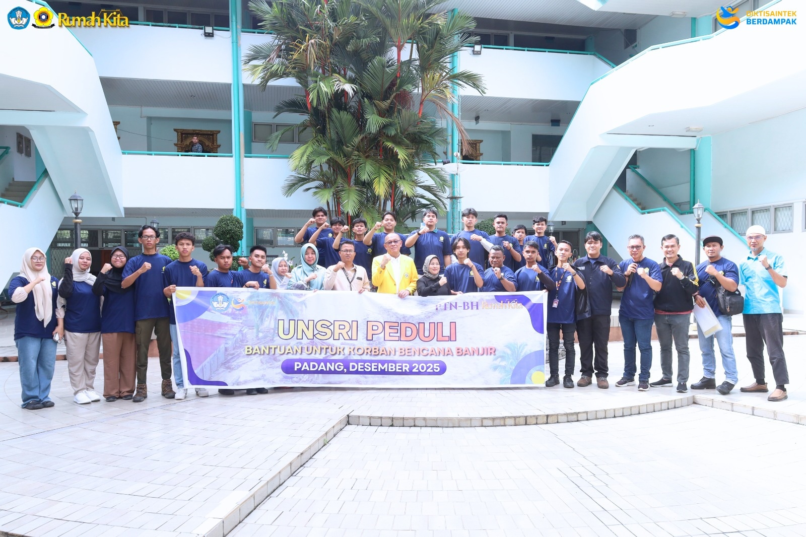 UNSRI Lepas 19 Mahasiswa Relawan ke Lokasi Bencana Banjir di Padang