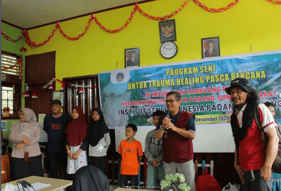 Rektor ISI Padangpanjang Dampingi Mahasiswa Laksanakan Program Seni untuk Trauma Healing di Kelurahan Lambuang Bukik, Kota Padang