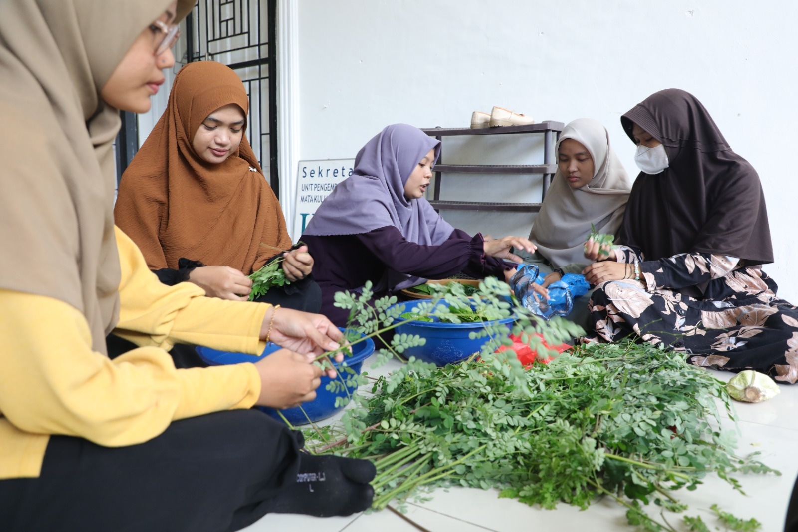 Kemdiktisaintek Pastikan Posko Bencana Berbasis Kampus Dukung Pemulihan dan Pemberdayaan Masyarakat