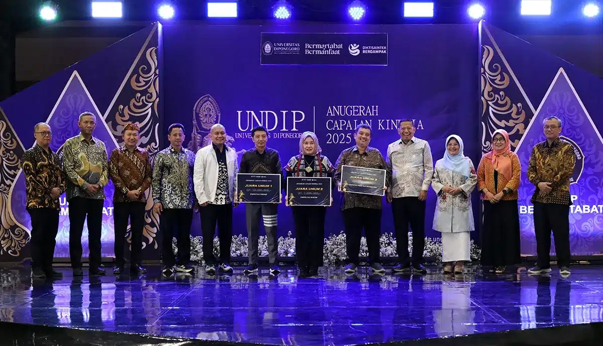 Anugerah Capaian Kinerja UNDIP 2025: Apresiasi Kerja Fakultas/ Sekolah Menuju Kampus Bereputasi Dunia