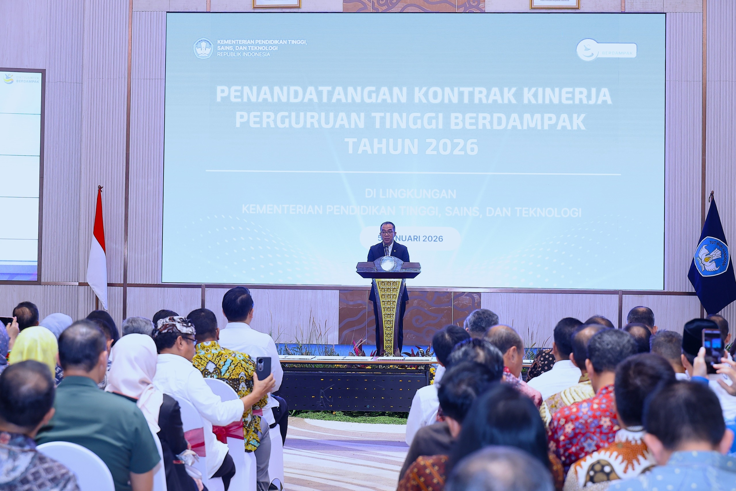 Ratusan Pimpinan Tinggi Kampus Tandatangani Kontrak Kinerja 2026, Satukan Arah Kampus Berdampak Menuju Indonesia Emas 2045
