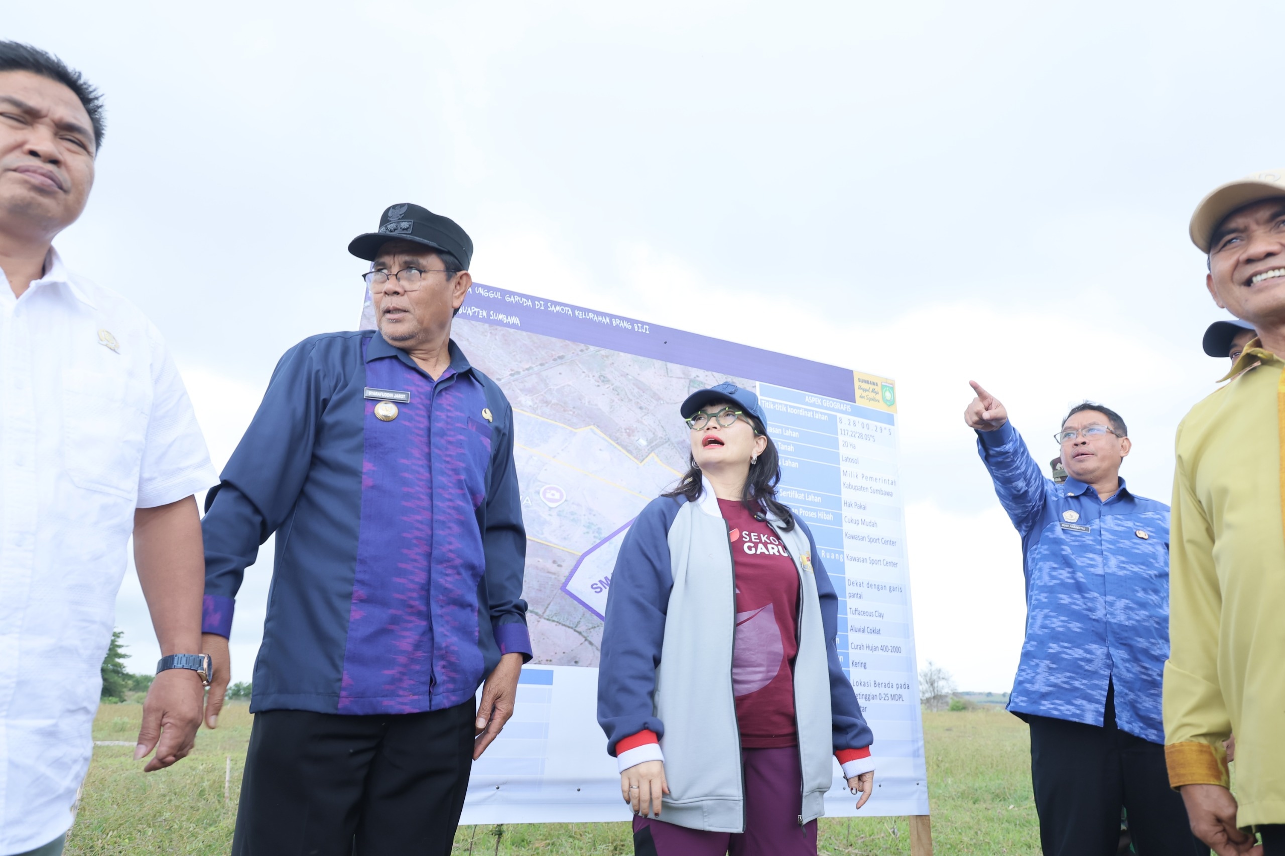 Pastikan Kesiapan Lahan, Wamendiktisaintek Tinjau Lokasi Calon Sekolah Garuda di Sumbawa