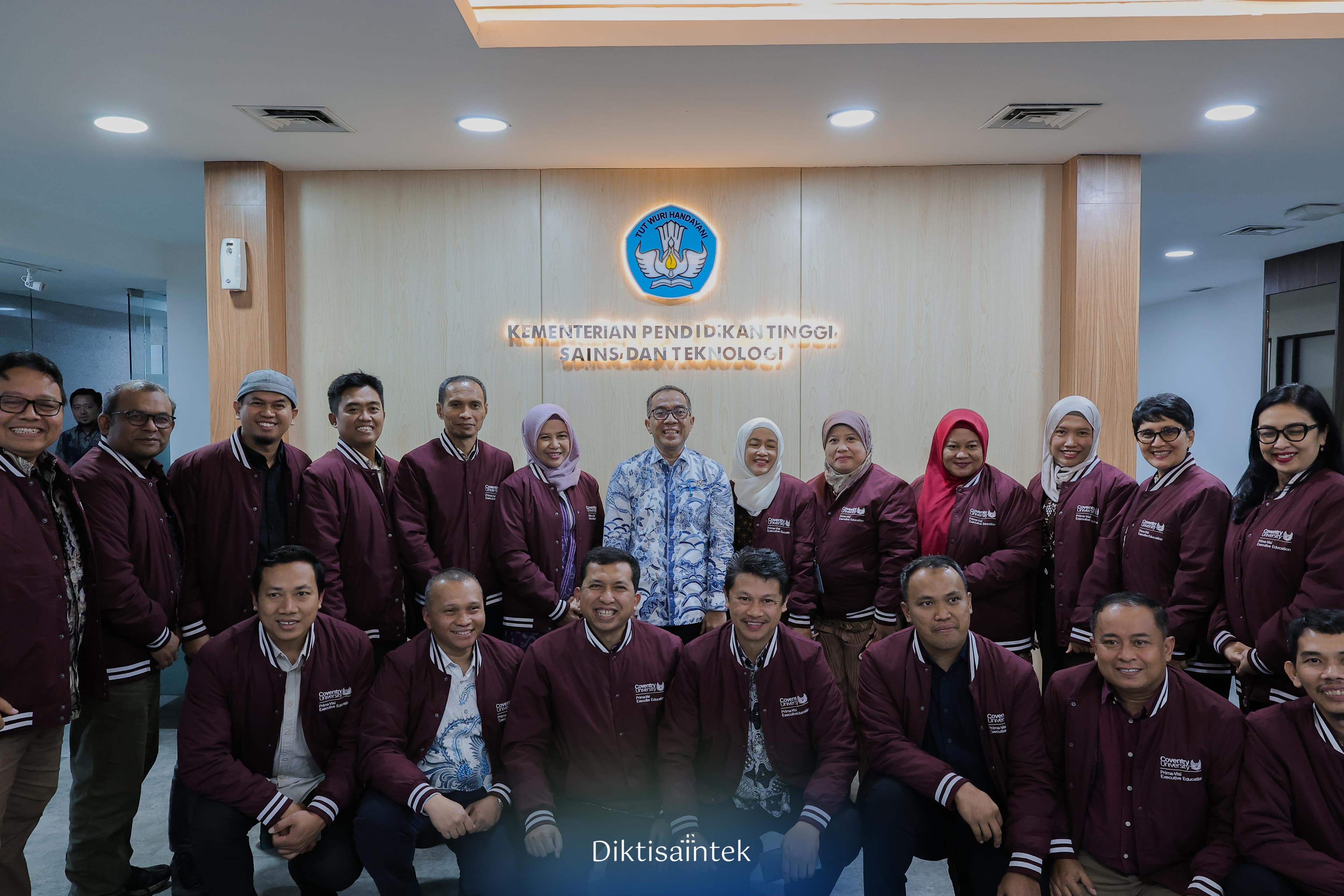 Penguatan Kepemimpinan Politeknik melalui Prima-Visi untuk Transformasi Vokasi Berkelanjutan