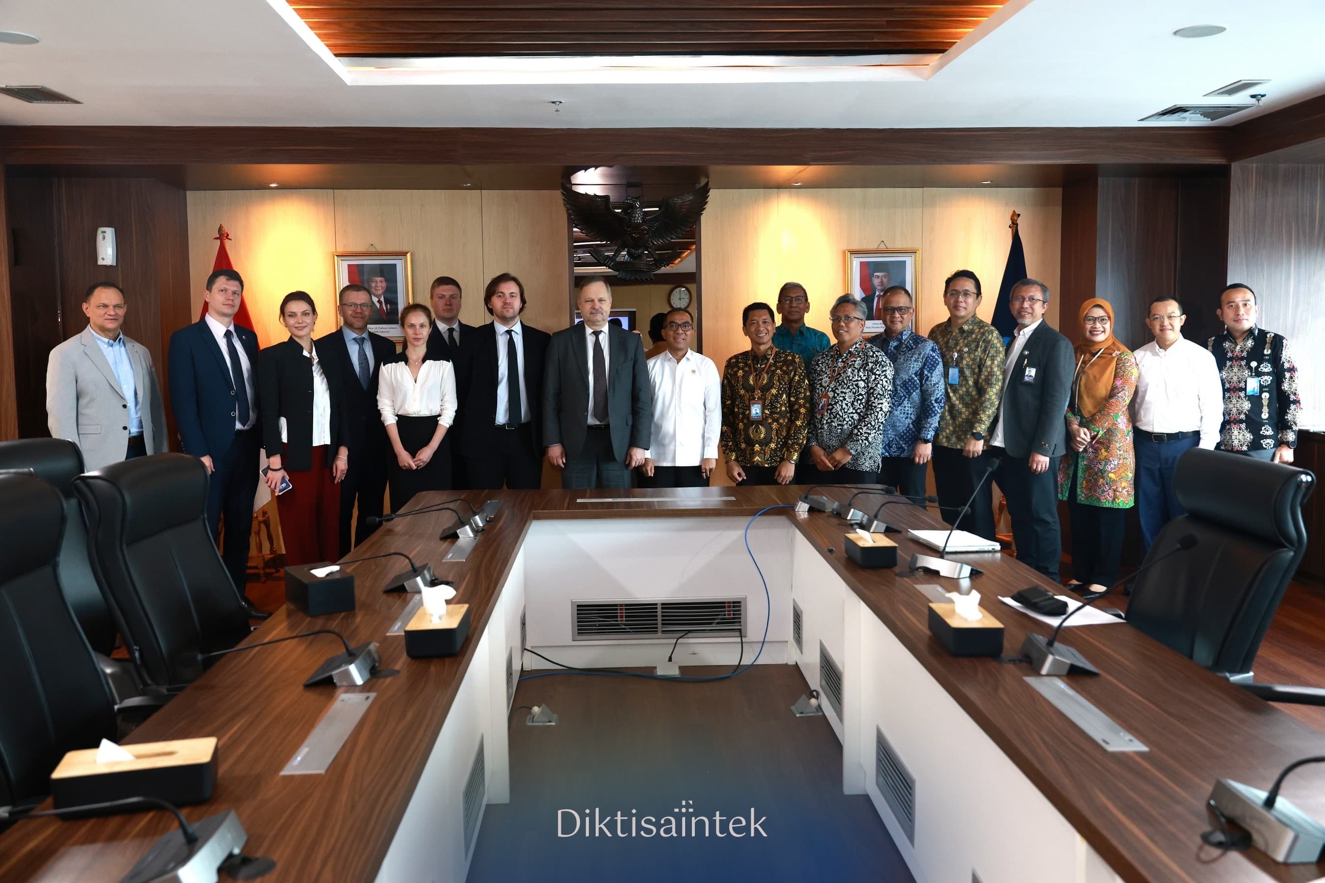 Kemdiktisaintek dan Bauman Moscow State Technical University Bahas Penguatan Kolaborasi