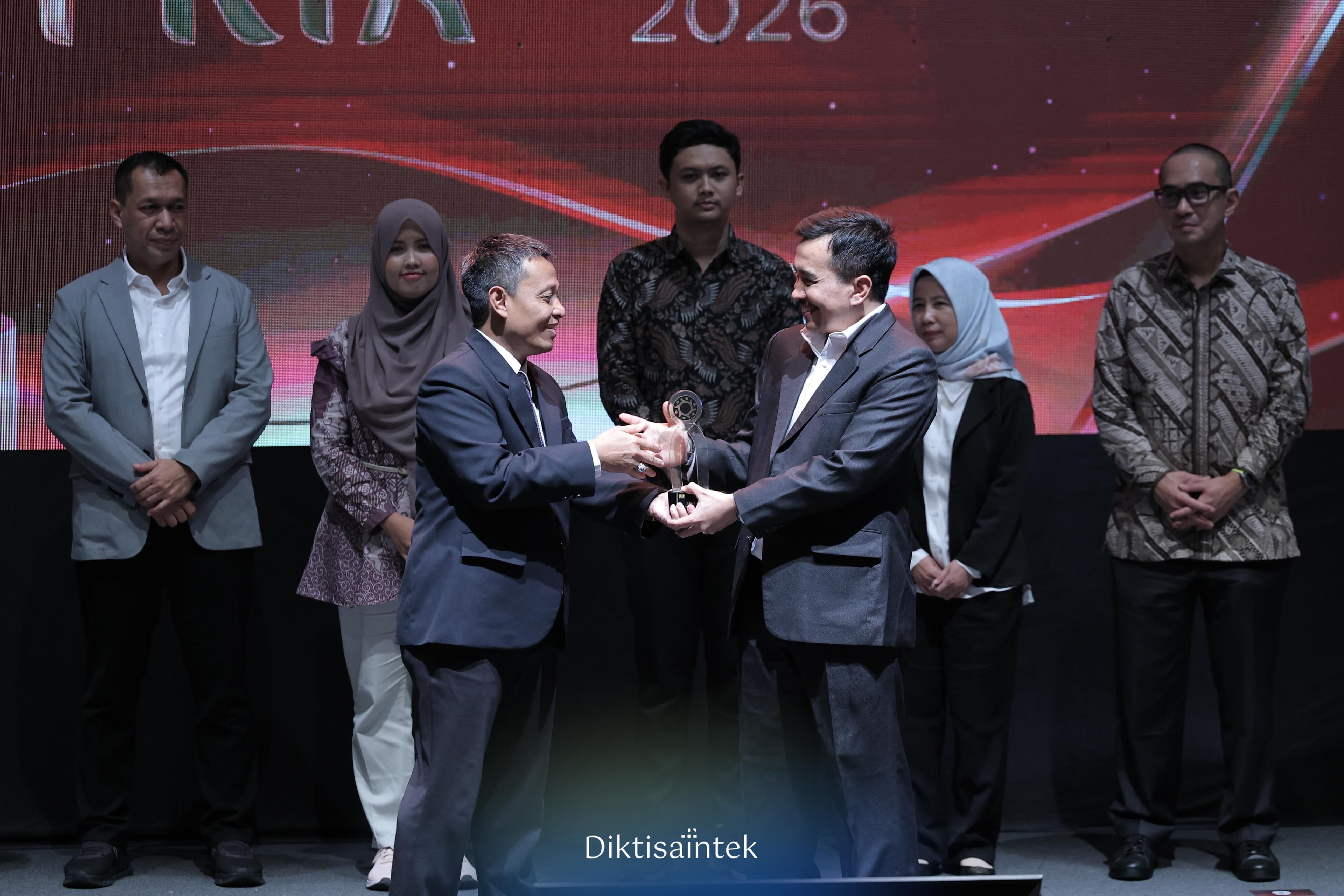 Kemdiktisaintek Raih Public Relation Indonesia Award, Lewat Program “Mengenal Sekolah Garuda”