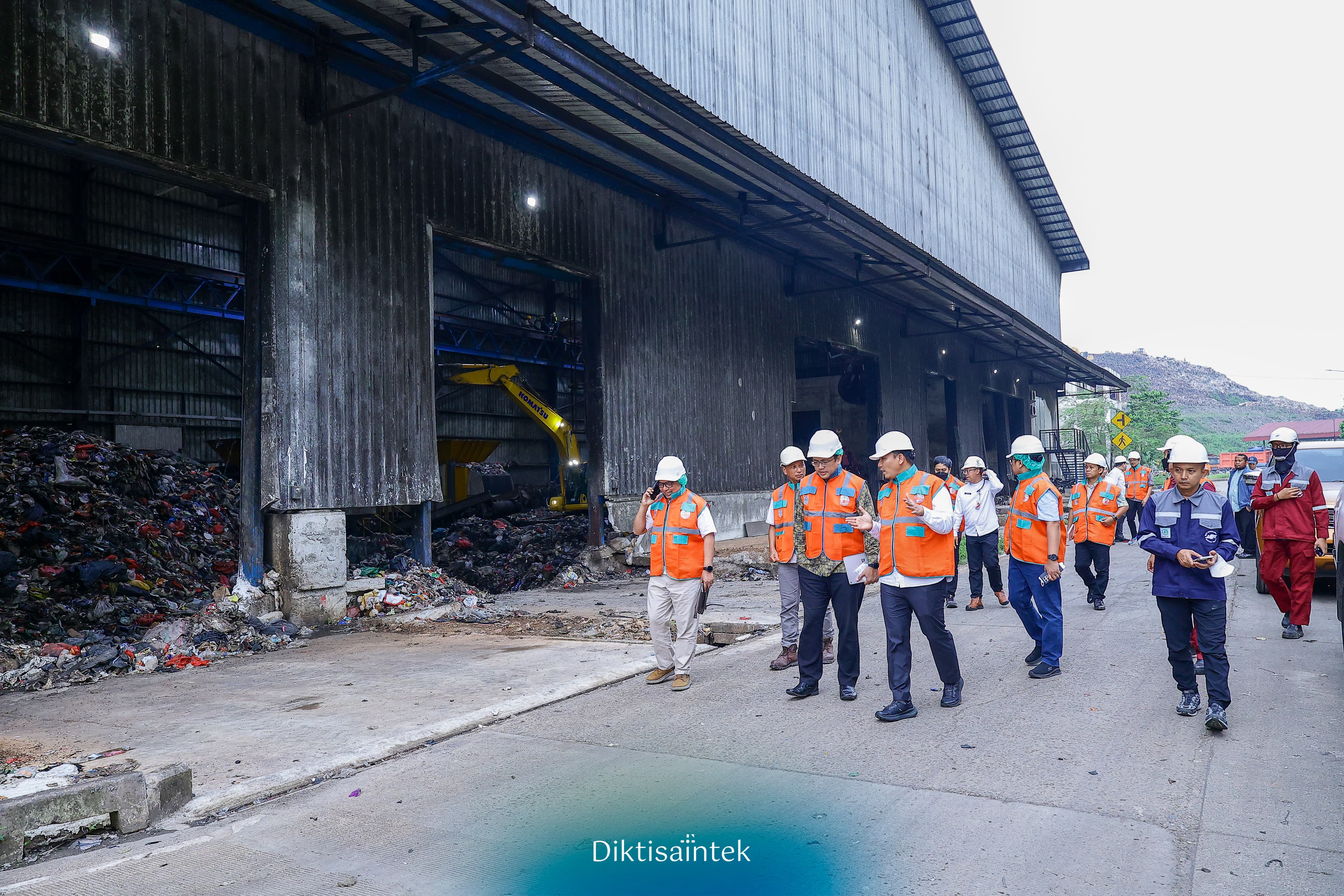 Kemdiktisaintek Dorong Solusi Terintegrasi Pengelolaan Sampah UPST Bantar Gebang