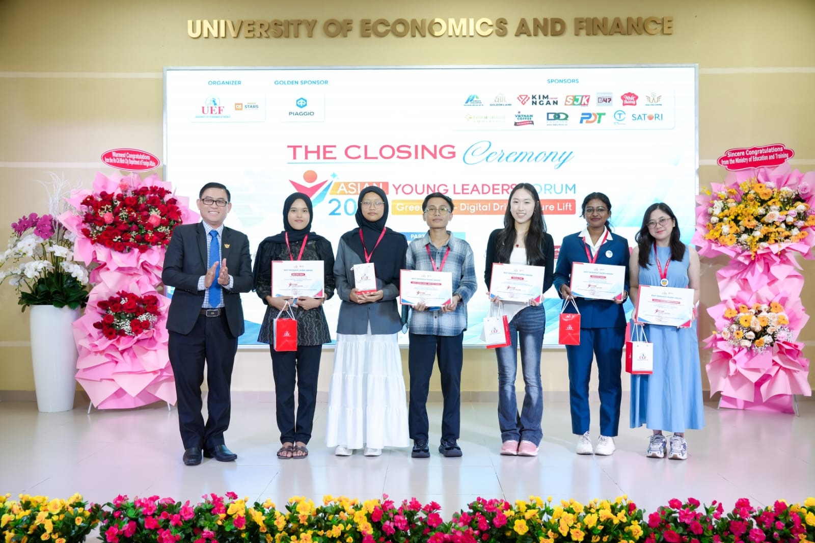 Gemilang Prestasi Internasional, Mahasiswi Universitas Labuhanbatu Raih Penghargaan pada Ajang The Asian Youth Leader Forum 2026 di Vietnam